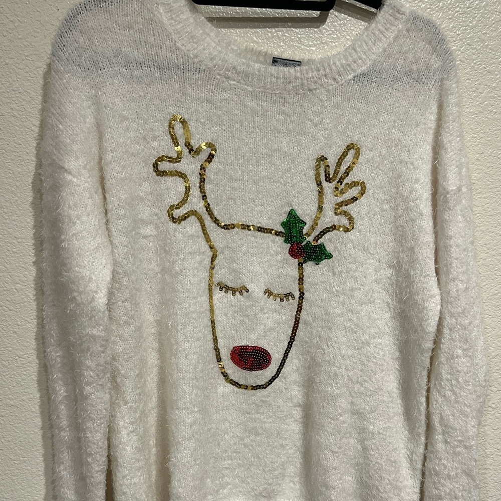 Reindeer‎ holiday sweater